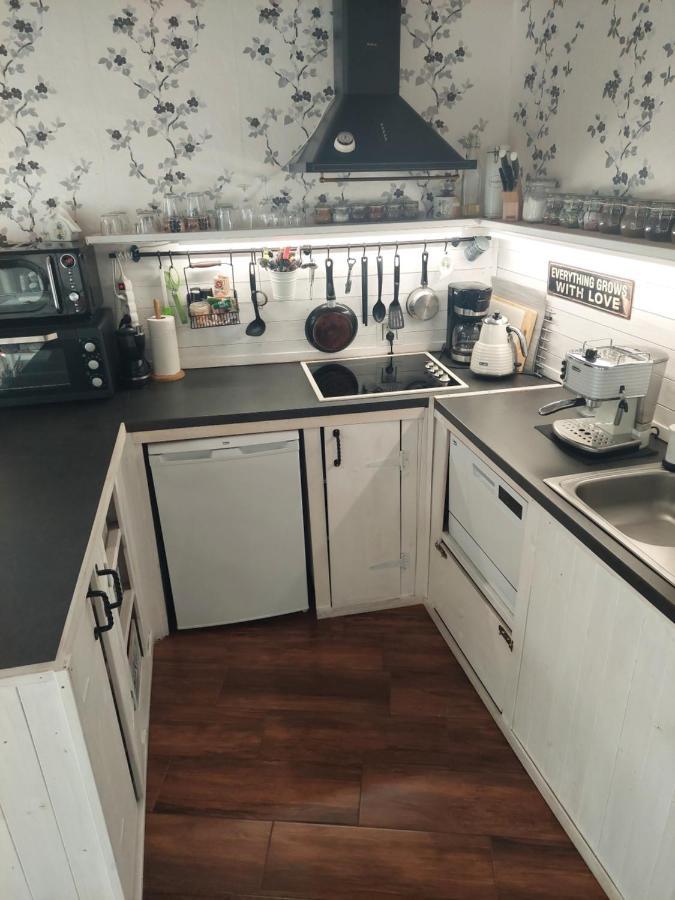Třebíč Apartman Aromasalon מראה חיצוני תמונה